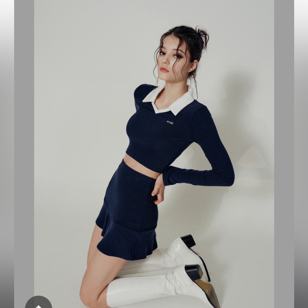 Korean hide and seek brand navy flared mini skirt